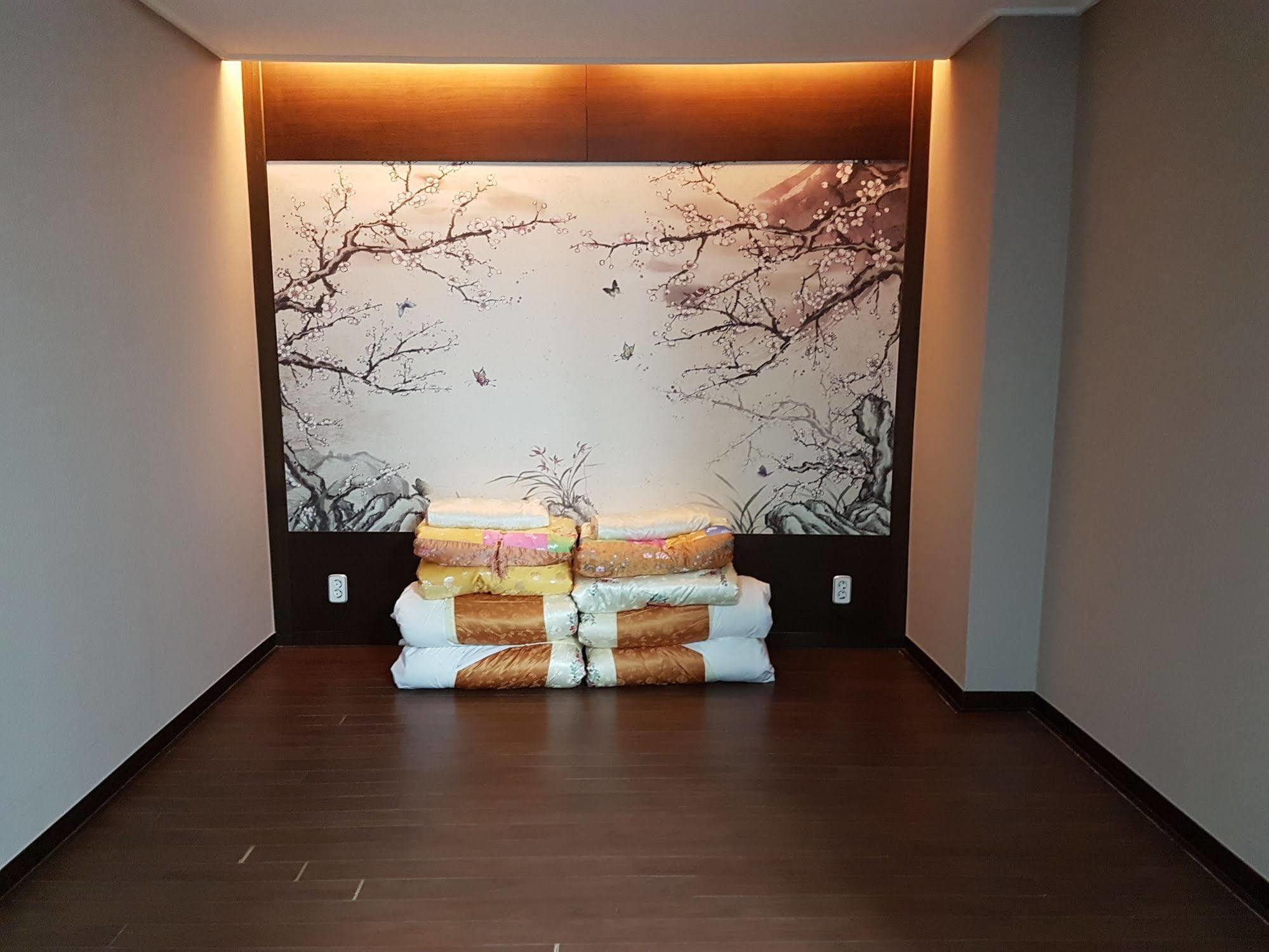 Best Western Incheon Royal Hotel Экстерьер фото