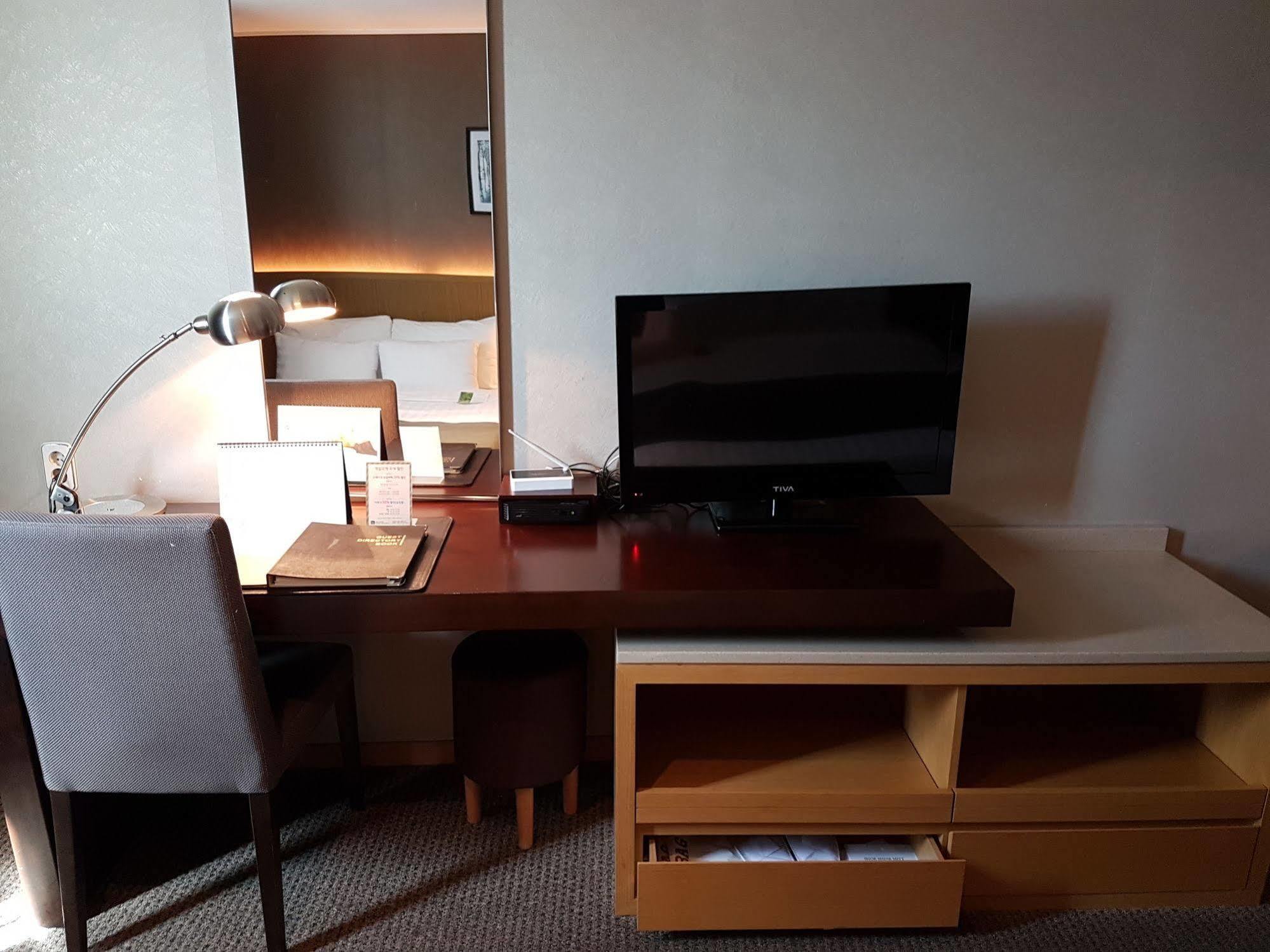 Best Western Incheon Royal Hotel Экстерьер фото