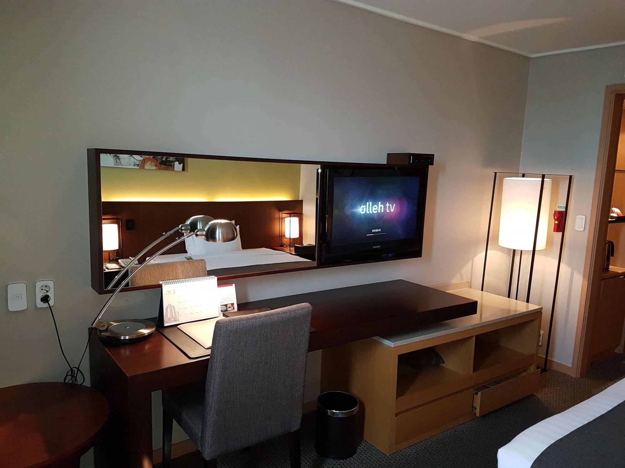 Best Western Incheon Royal Hotel Экстерьер фото